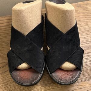 Bzees Black Crisscross Sandals